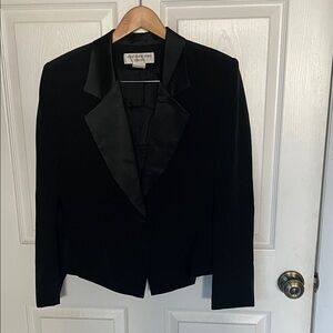 Jones New York Black Satin Lapel Blazer